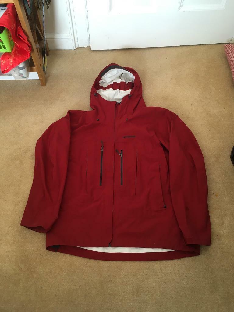 maroon patagonia jacket